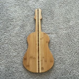 Guitar cutting board
